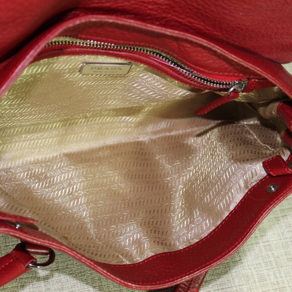 Authentic Prada Double Handled Red Pebble Leather Hand Bag Purse - LIKE NEW - Picture 5 of 12